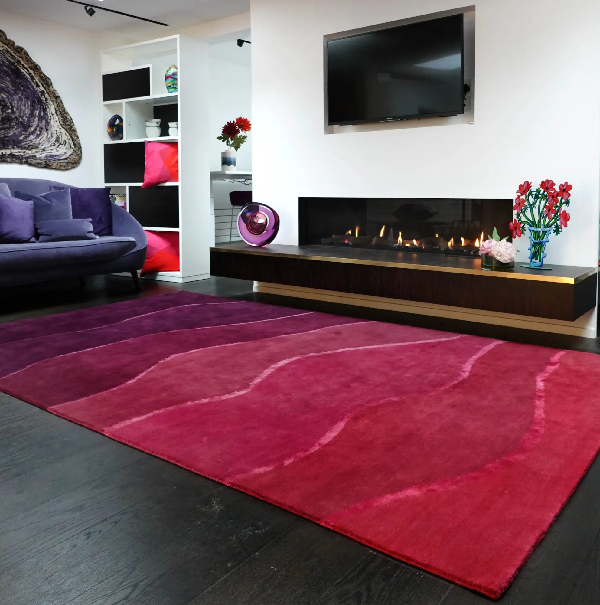 Contemporary Red Rug in Wool and Silk