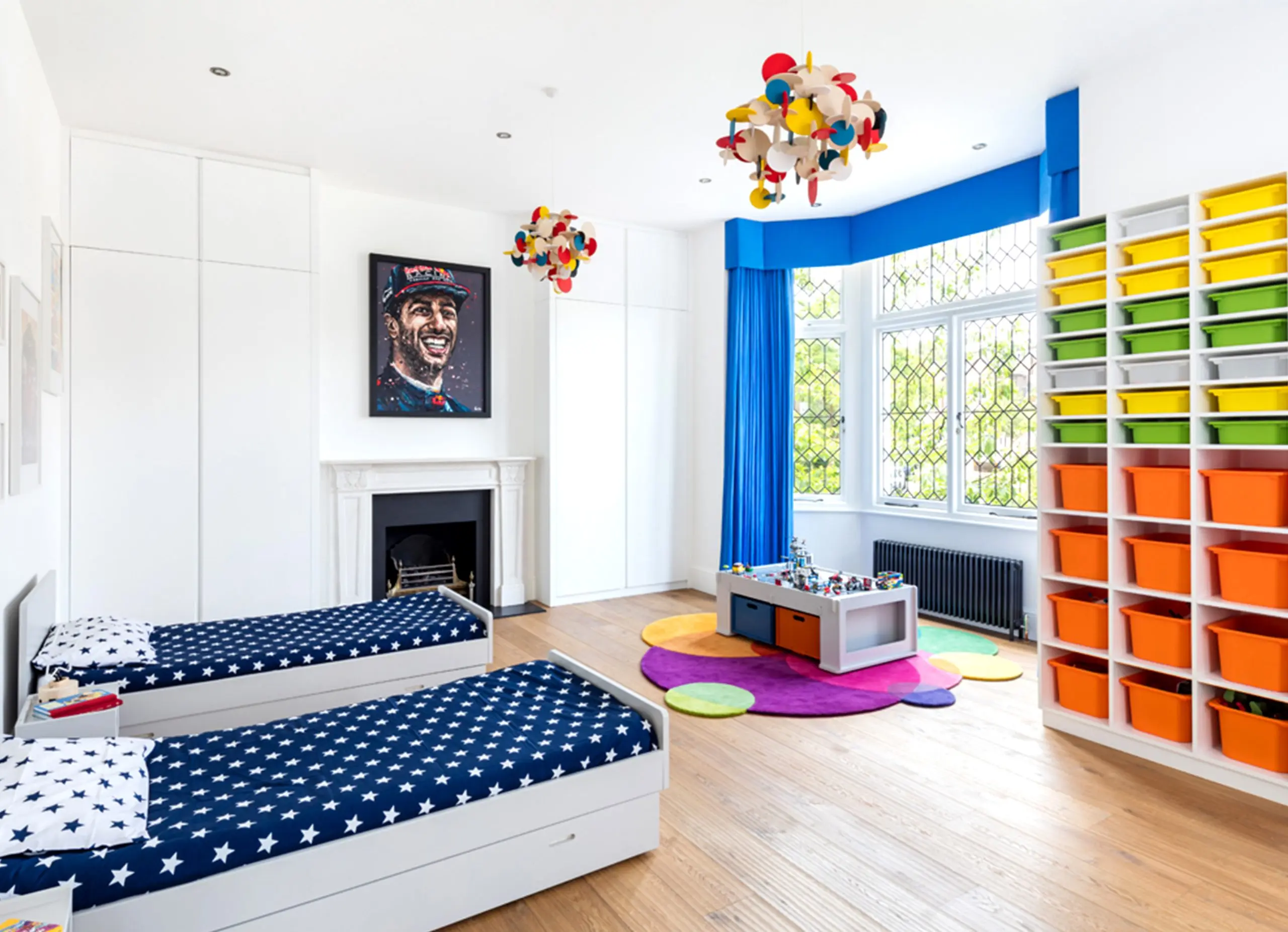 Multicoloured pendant for kids room