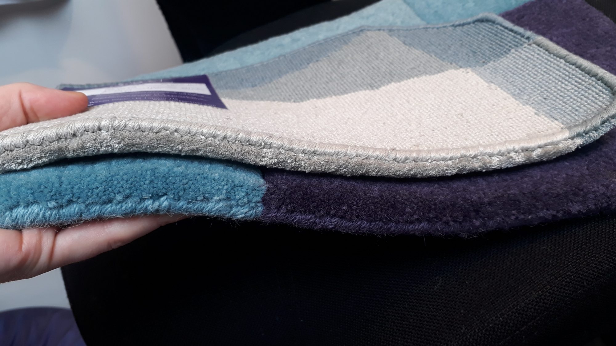 What is the difference between Hand Tufted and Hand Knotted Rugs?